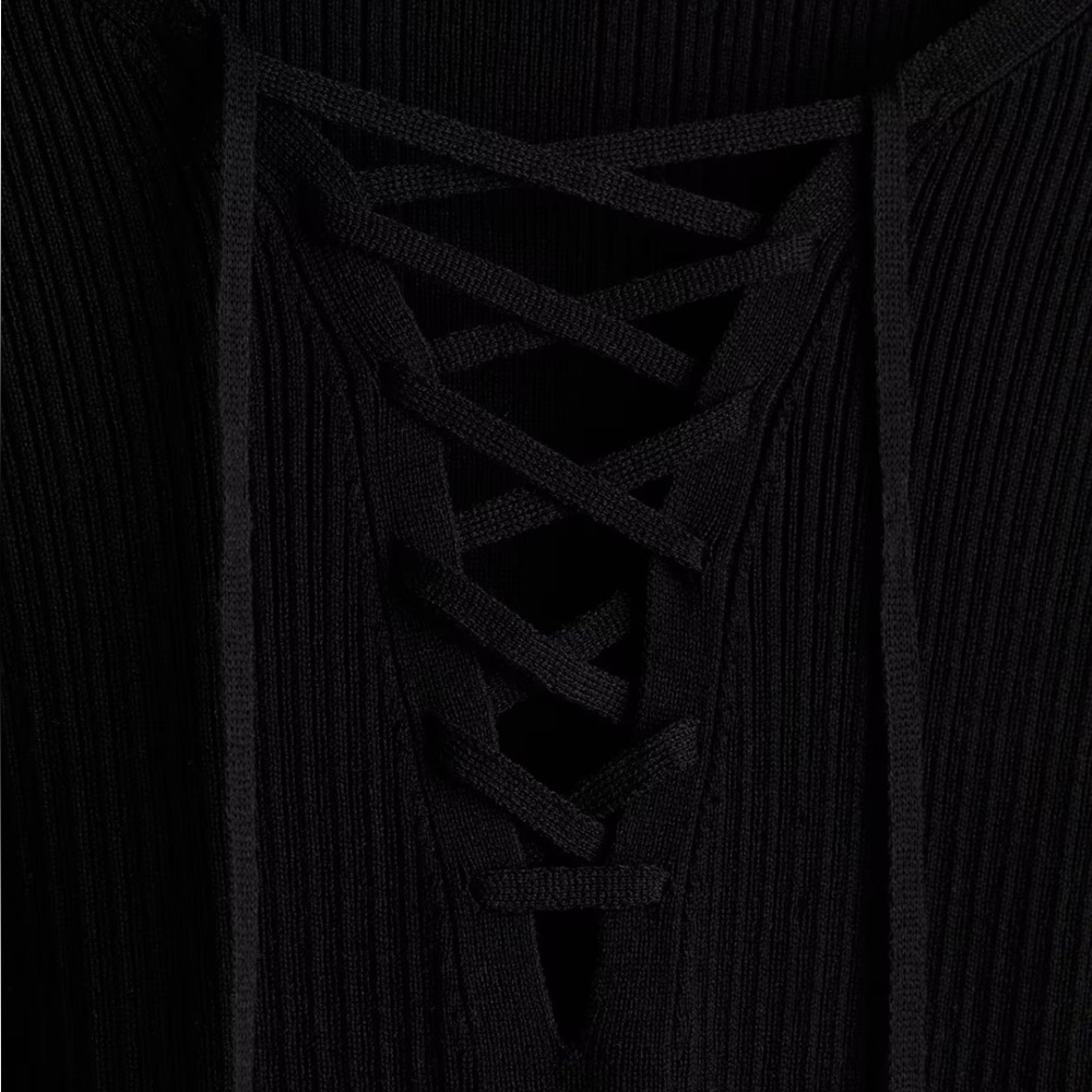 NWT- H&M Lacing-Detail Rib-Knit Top - Picture 2 of 2